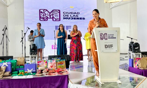 CELEBRA DIF A LOS ADULTOS MAYORES CON LA “CANA AL AIRE”