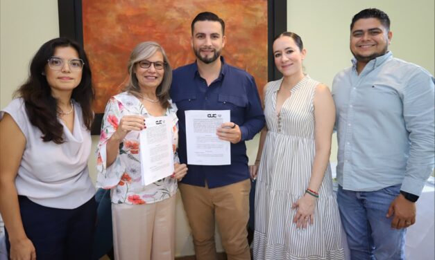 MUNGUÍA FIRMA CONVENIO DE PRÁCTICAS PROFESIONALES CON EL CENTRO UNIVERSITARIO DE LA COSTA