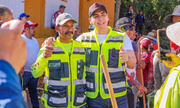 HÉCTOR SANTANA LIDERA JORNADA DE LIMPIATÓN EN MEZCALES