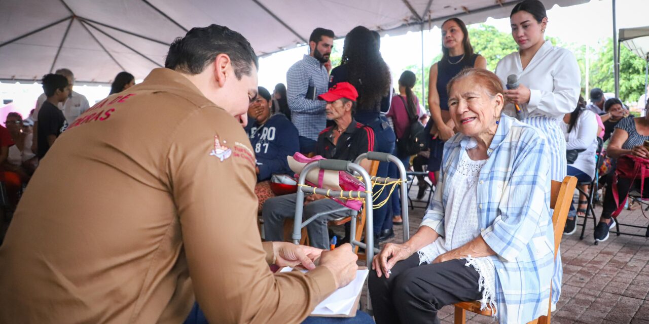 HÉCTOR SANTANA ENCABEZA AUDIENCIA CIUDADANA NÚMERO 44 EN EL PORVENIR