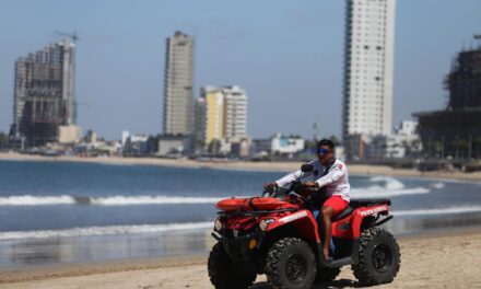 MAZATLÁN GARANTIZA PLAYAS SEGURAS PARA TODOS LOS BAÑISTAS