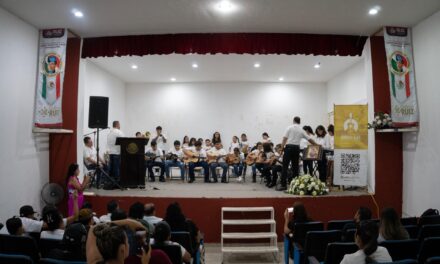 Clausuran Curso de Verano 2025 con emotivo homenaje al Mtro. Miguel Ángel Hernández Ornelas