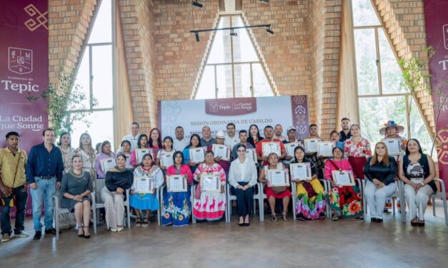 Tepic entrega nombramientos a representantes electos de pueblos originarios