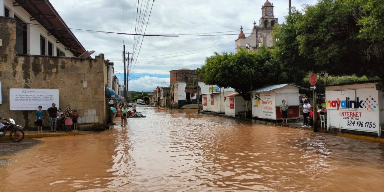 Protección Civil despliega operativo por aumento del caudal del Río Ahuacatlán