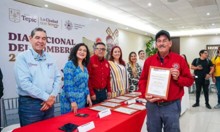 Reconoce Gobierno de Tepic a los bomberos en su día
