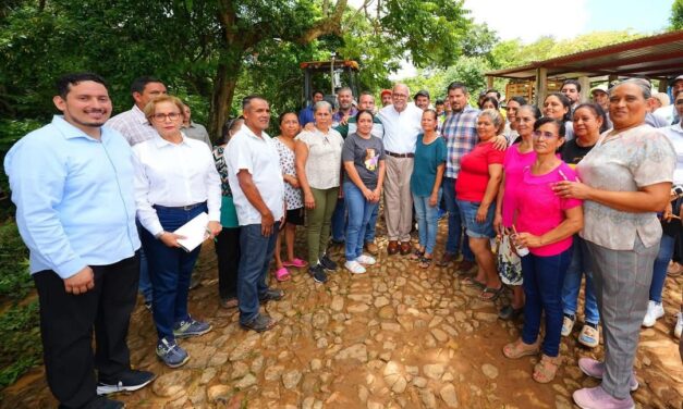 Gobernador supervisa rehabilitación del sistema de agua potable en Vizcarra, Compostela