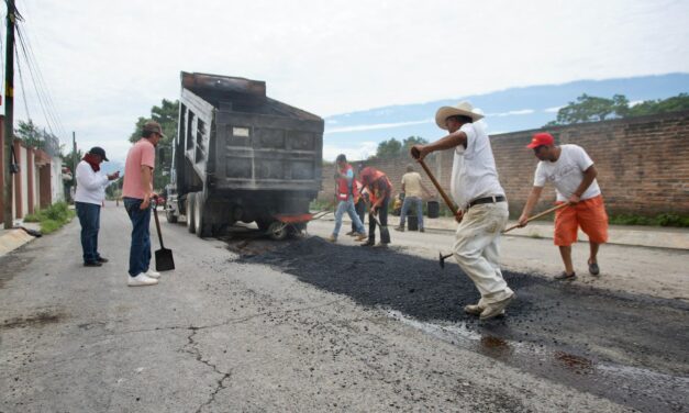 Gobierno de Xalisco sigue trabajando para mejorar las vialidades