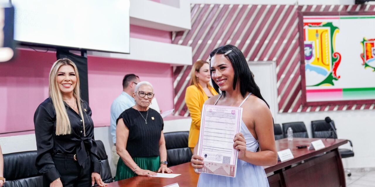 Avanza el reconocimiento de identidad de género con entrega de actas en Nayarit