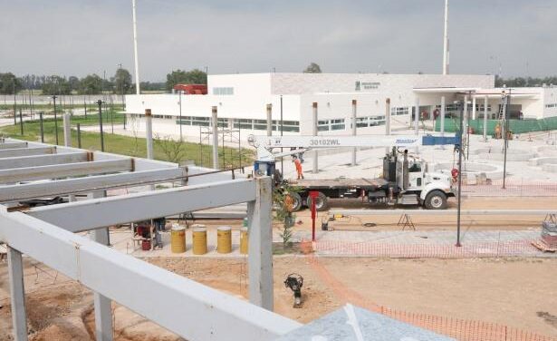 Zoé Robledo supervisa construcción del HGZ de Tula, obra clave para beneficio de más de 142 mil derechohabientes