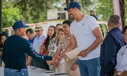 Compostela gradúa a 120 jóvenes de la Academia “Policía Juvenil”