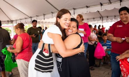 Entrega de Despensas en San Juan de Abajo