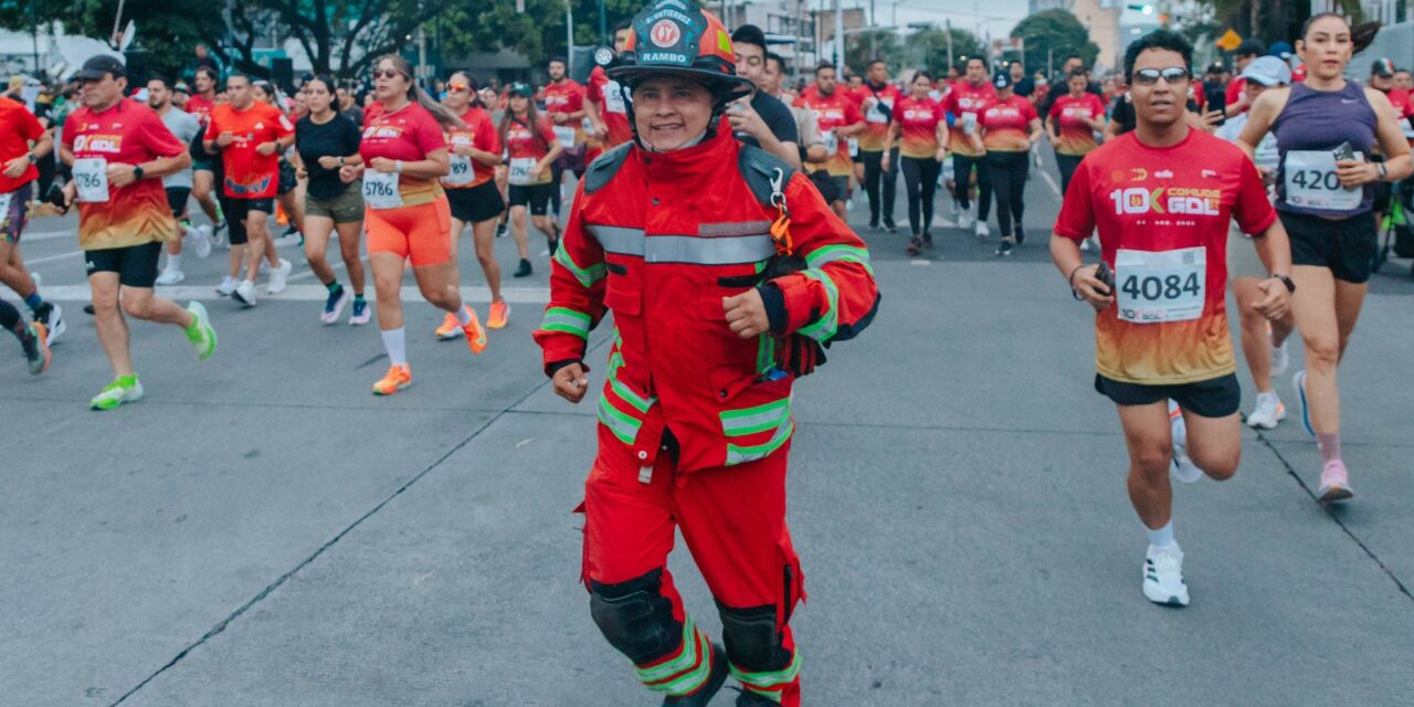 Guadalajara honra a las y los bomberos con la carrera #10KGDL