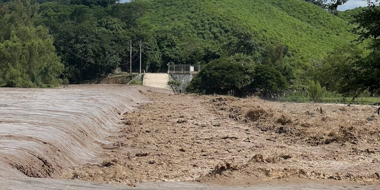 Se exhorta a la población a extremar precauciones por creciente en el Río Ameca