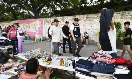 Atención directa en tianguis de Mazatlán beneficia a más de 470 comerciantes