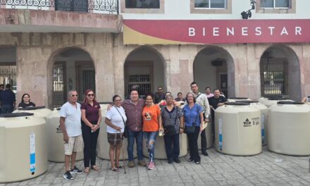 Gobierno de Mazatlán entrega 39 tinacos a familias a través del programa “Más Bienestar para tu Hogar”
