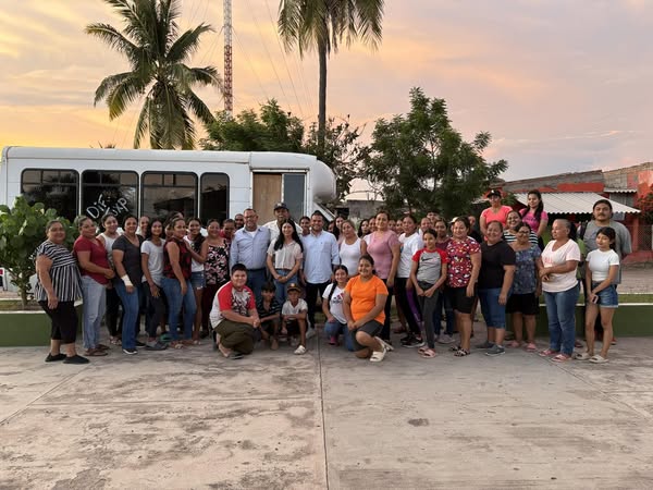 «Un hecho histórico para corrientes: por primera vez cuentan con transporte escolar fijo»