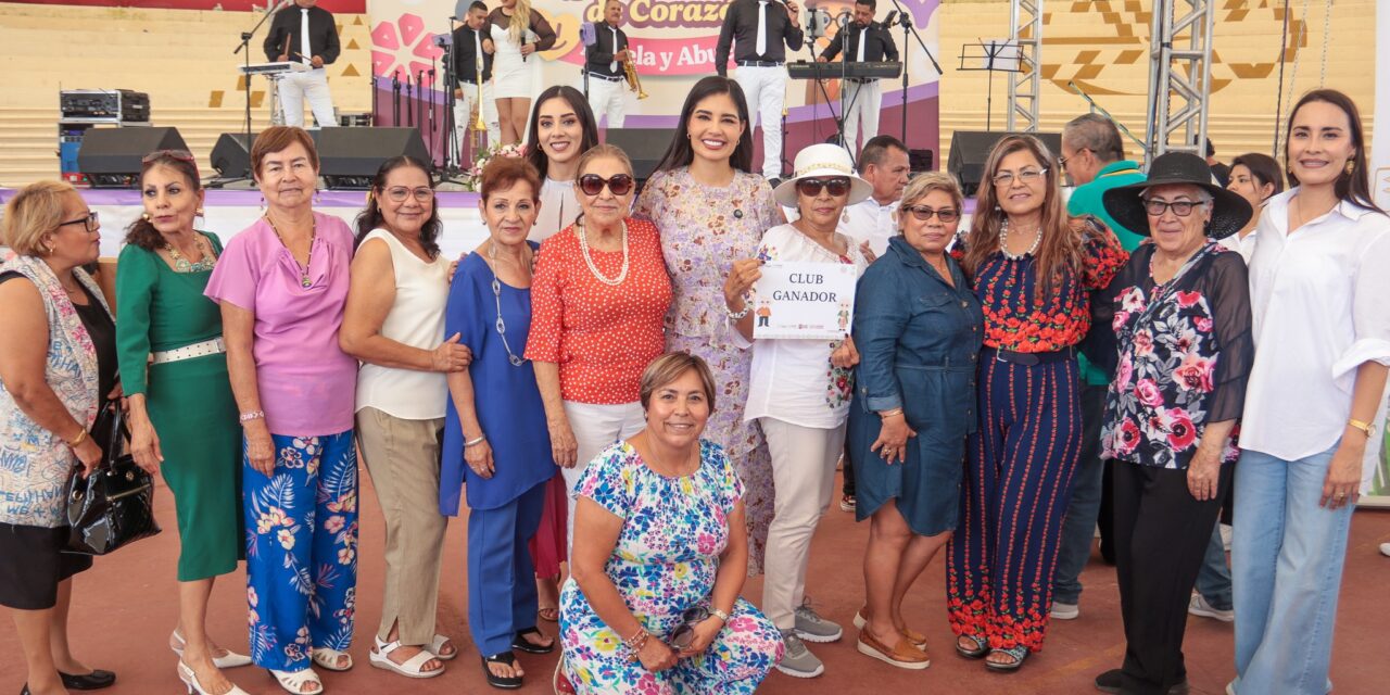 Con gran ambiente y mucha diversión, las y los abuelitos de Tepic fueron celebrados en el marco del festejo de su día