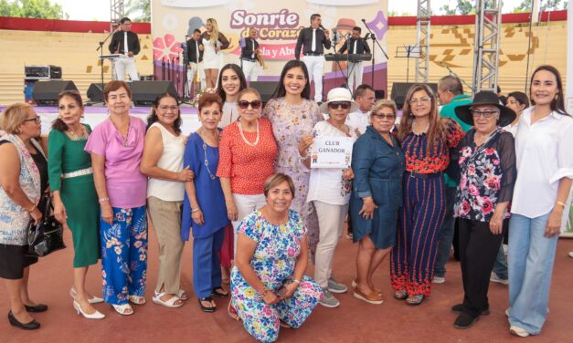 Con gran ambiente y mucha diversión, las y los abuelitos de Tepic fueron celebrados en el marco del festejo de su día