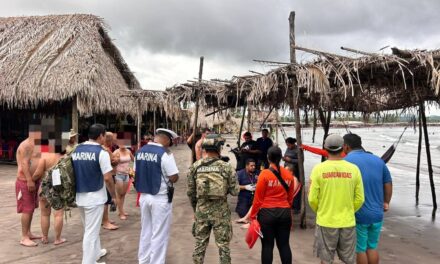 Acciones rápidas, vidas a salvo: doble rescate en playa Las Islitas ✅
