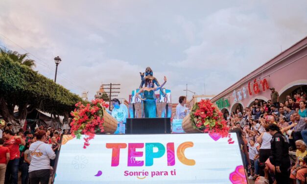 ¡FIESTAS PATRIAS EN IXTLÁN DEL RÍO CON LA PARTICIPACIÓN DE GERALDINE PONCE!