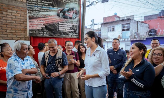 ¡GERALDINE PONCE ATIENDE A FAMILIAS AFECTADAS EN TEPIC!
