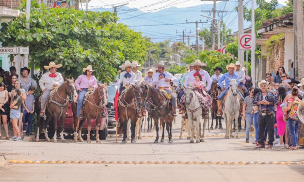 VALLE DE BANDERAS CELEBRA 215 ANIVERSARIO DE LA INDEPENDENCIA CON DESFILE CÍVICO