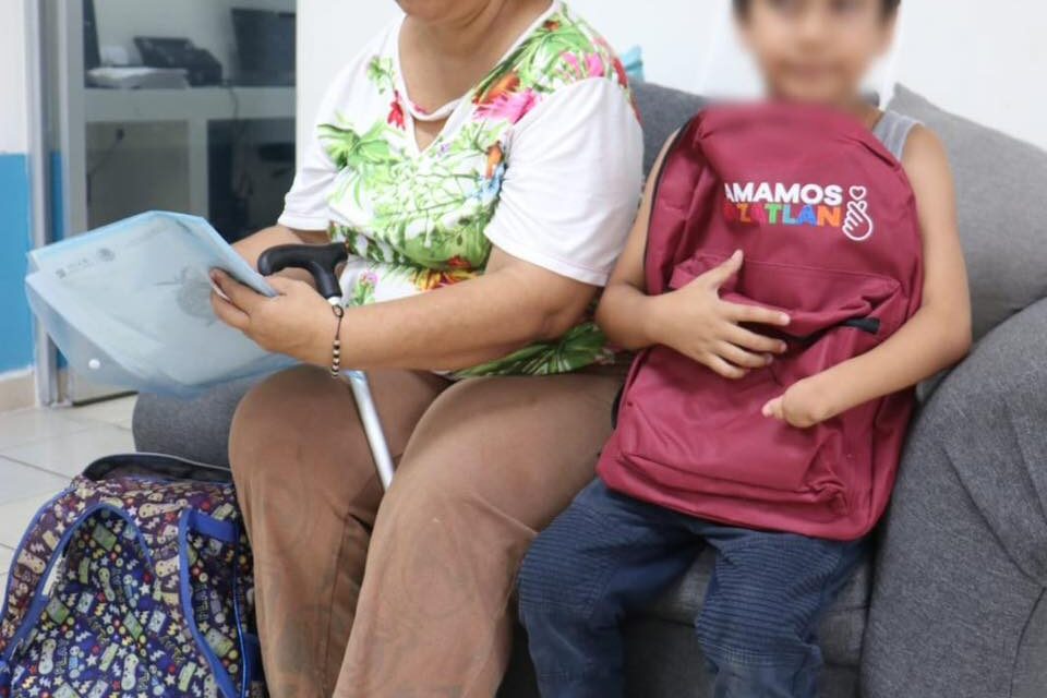 ¡MOCHILAS PARA IMPULSAR EL FUTURO DE MAZATLÁN!