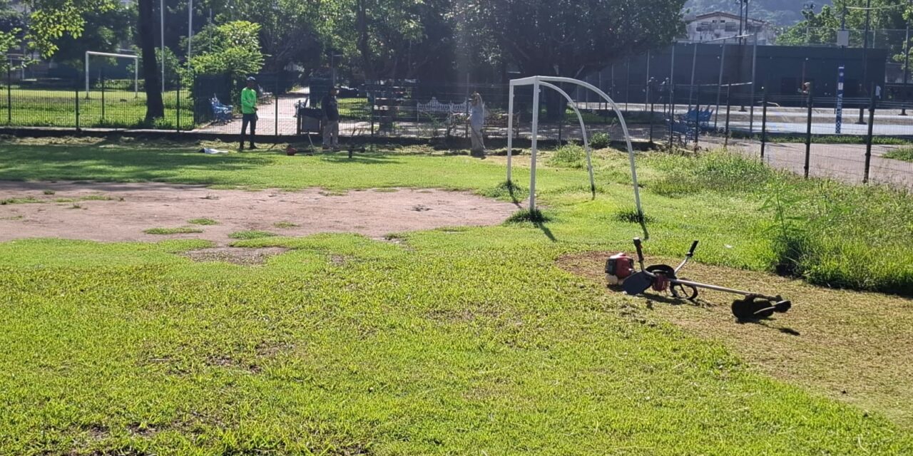 ESPACIOS DEPORTIVOS DE VALLARTA RENACEN CON LIMPIEZA Y MANTENIMIENTO