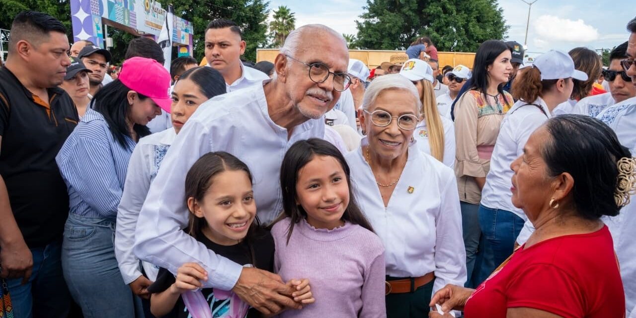 DIF Nayarit presente en el desfile cívico-militar por la Independencia de México