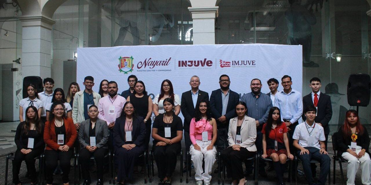JUVENTUD NAYARITA BRILLA EN CONCURSOS ESTATALES DE ORATORIA Y DEBATE