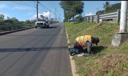 XALISCO MÁS ILUMINADO: REPARAN CABLEADO EN BOULEVARD TEPIC-XALISCO