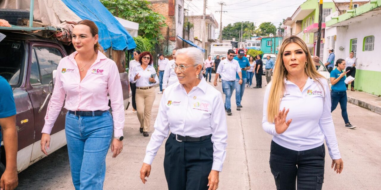 Beatriz Estrada entrega apoyos a familias afectadas por inundaciones en Tepic