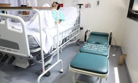 Invita Fundación IMSS a la población a sumarse a la campaña sillas-cama de acompañamiento 2025