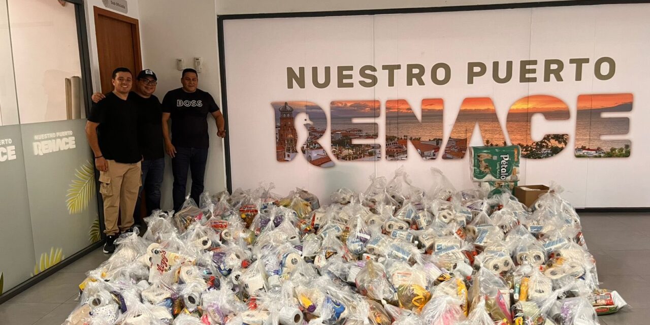 COMUDE Puerto Vallarta lleva más de 100 despensas a las zonas afectadas por las lluvias.