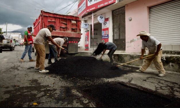 ¡Xalisco sigue con el programa de bacheo