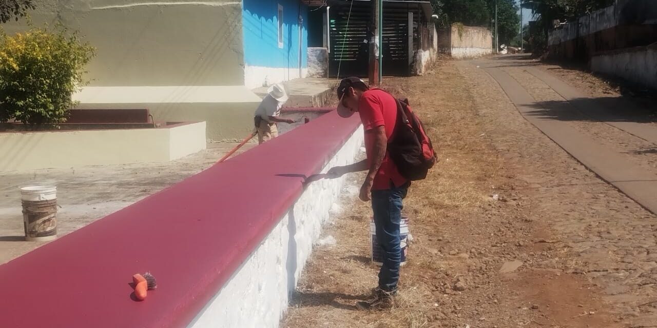 OBRAS PÚBLICAS EMBELLECE ESPACIOS EN TRIGOMIL