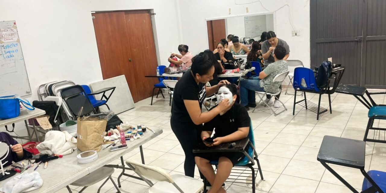 ¡TALLER DE BELLEZA Y MAQUILLAJE EN URÍAS!