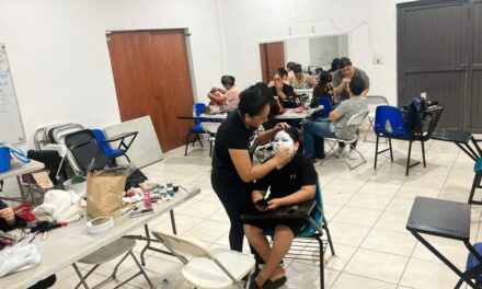 ¡TALLER DE BELLEZA Y MAQUILLAJE EN URÍAS!