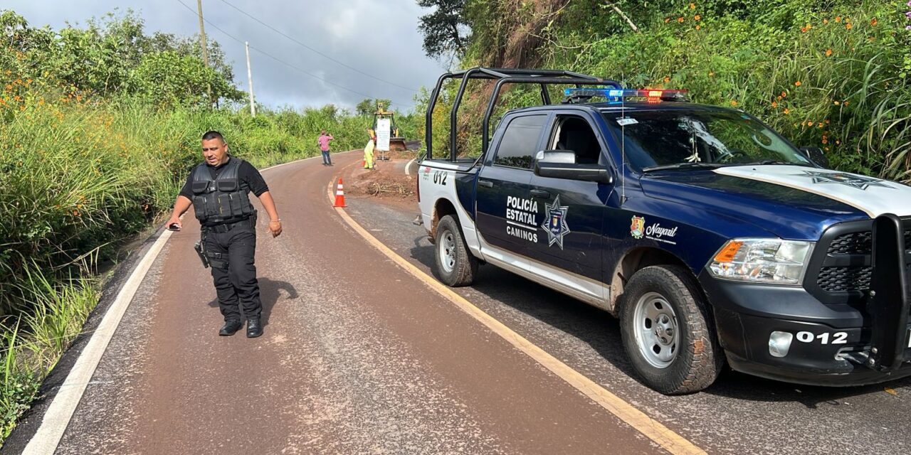 INTENSAS LLUVIAS GENERAN DERRUMBES EN CARRETERAS DE NAYARIT