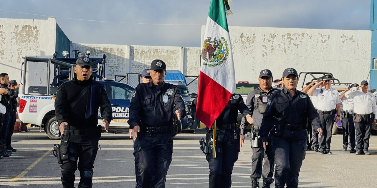 INICIA JORNADA CON HONORES A LA BANDERA Y COMPROMISO CON LA COMUNIDAD EN TEPIC
