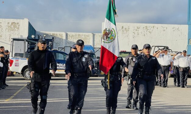 INICIA JORNADA CON HONORES A LA BANDERA Y COMPROMISO CON LA COMUNIDAD EN TEPIC