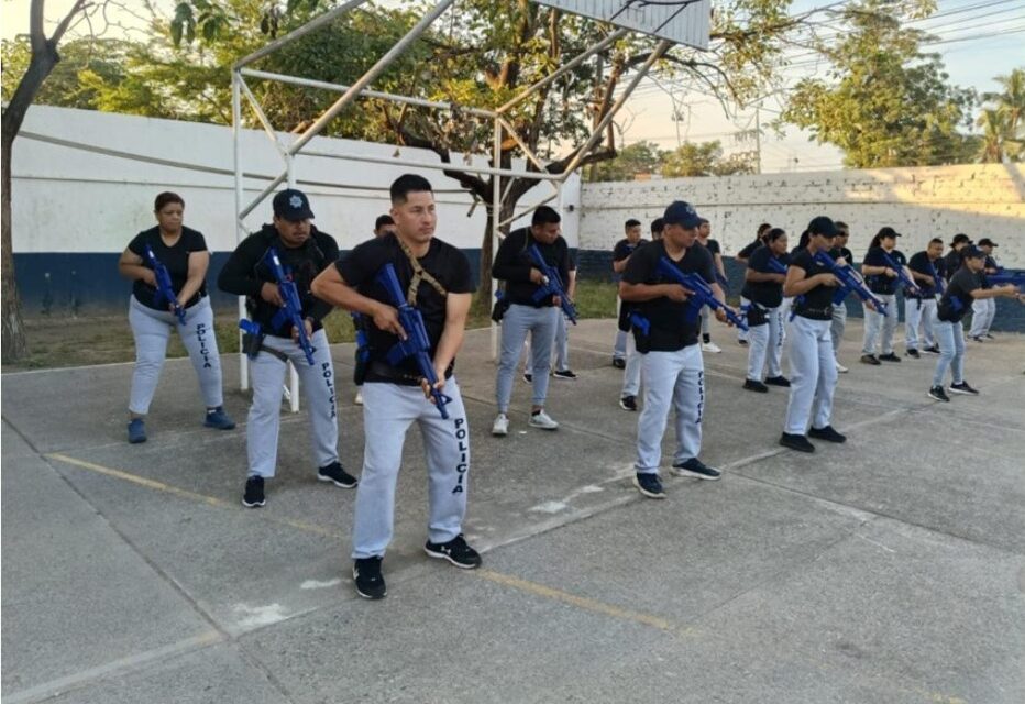 Elementos de Seguridad Pública toman el curso “Técnicas avanzadas en el uso de la fuerza”