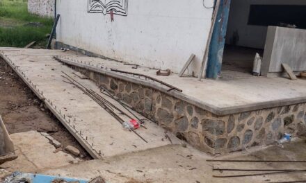 AVANZA LA REHABILITACIÓN DE LA ESCUELA SECUNDARIA TÉCNICA #97 EN MIXTLÁN