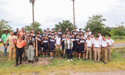 HÉCTOR SANTANA ENCABEZA JORNADA DE ARBORIZACIÓN EN EL CRUCERO DE LOS INDIOS