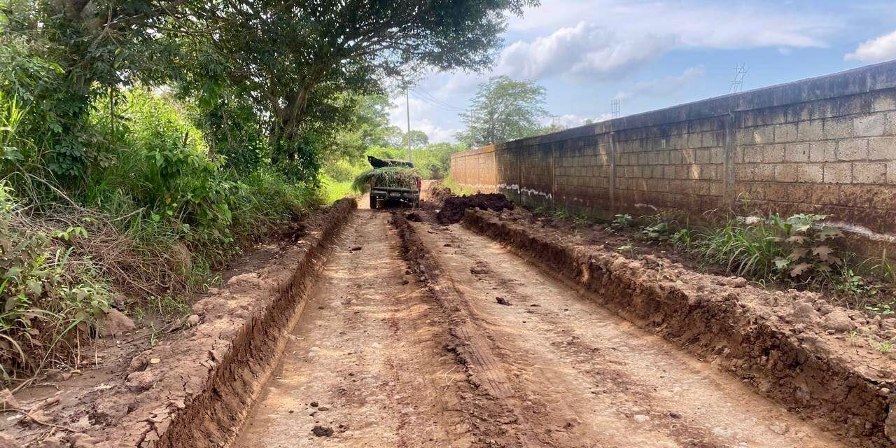 OBRAS PÚBLICAS REHABILITA CAMINOS RURALES EN TEPIC