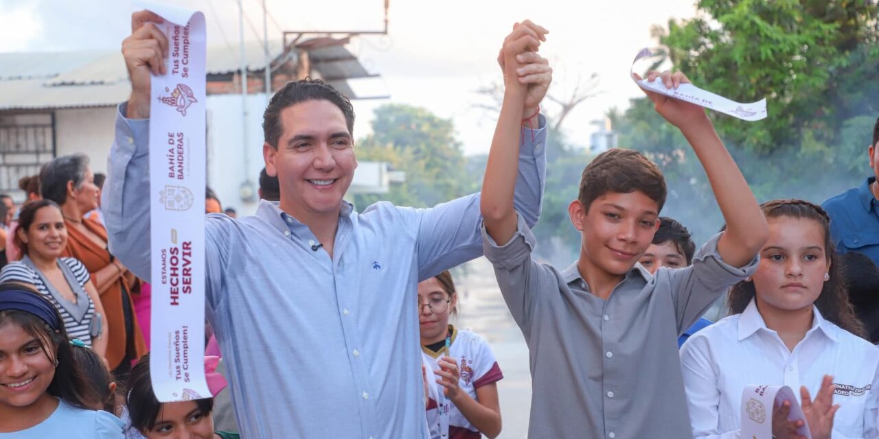 Héctor Santana inauguró la Calle Guerrero en Valle de Banderas
