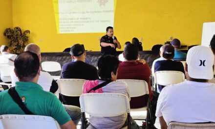 Policía Vial Tepic impulsa jornada de educación y seguridad vial para chóferes del transporte público