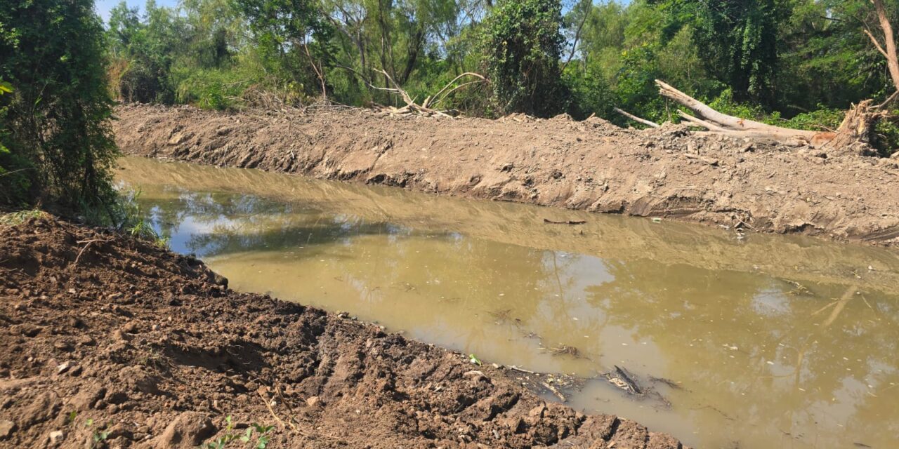 Avanzan trabajos de reparación de calles y canales afectados por las lluvias