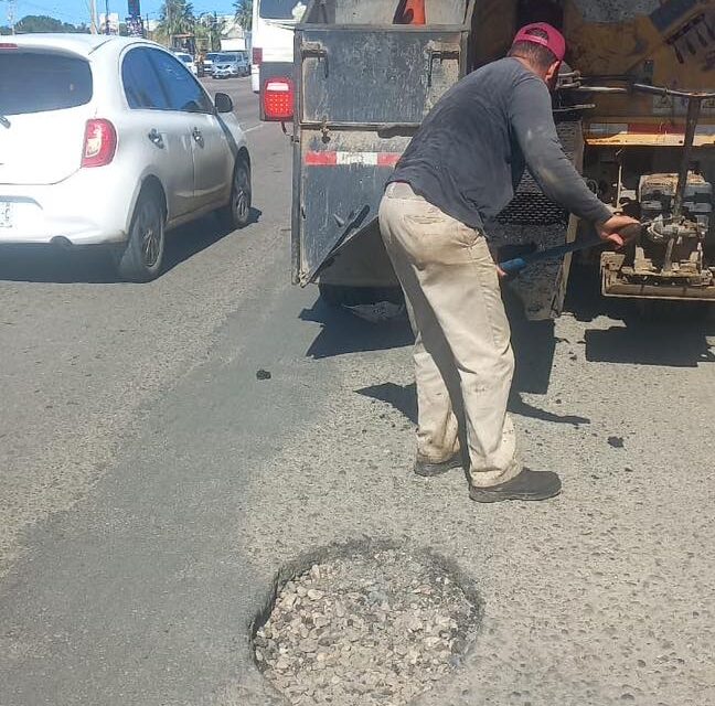 MANTENIMIENTO Y BACHEO EN AV. COLOSIO Y AV. DELFINES, INFONAVIT ALARCÓN
