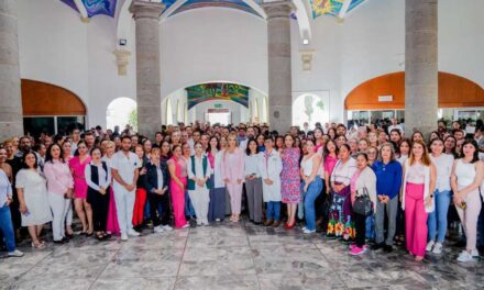 Gobierno de Nayarit se suma al Récord de Capacitación en Autoexploración Mamaria “RECAM 2025”